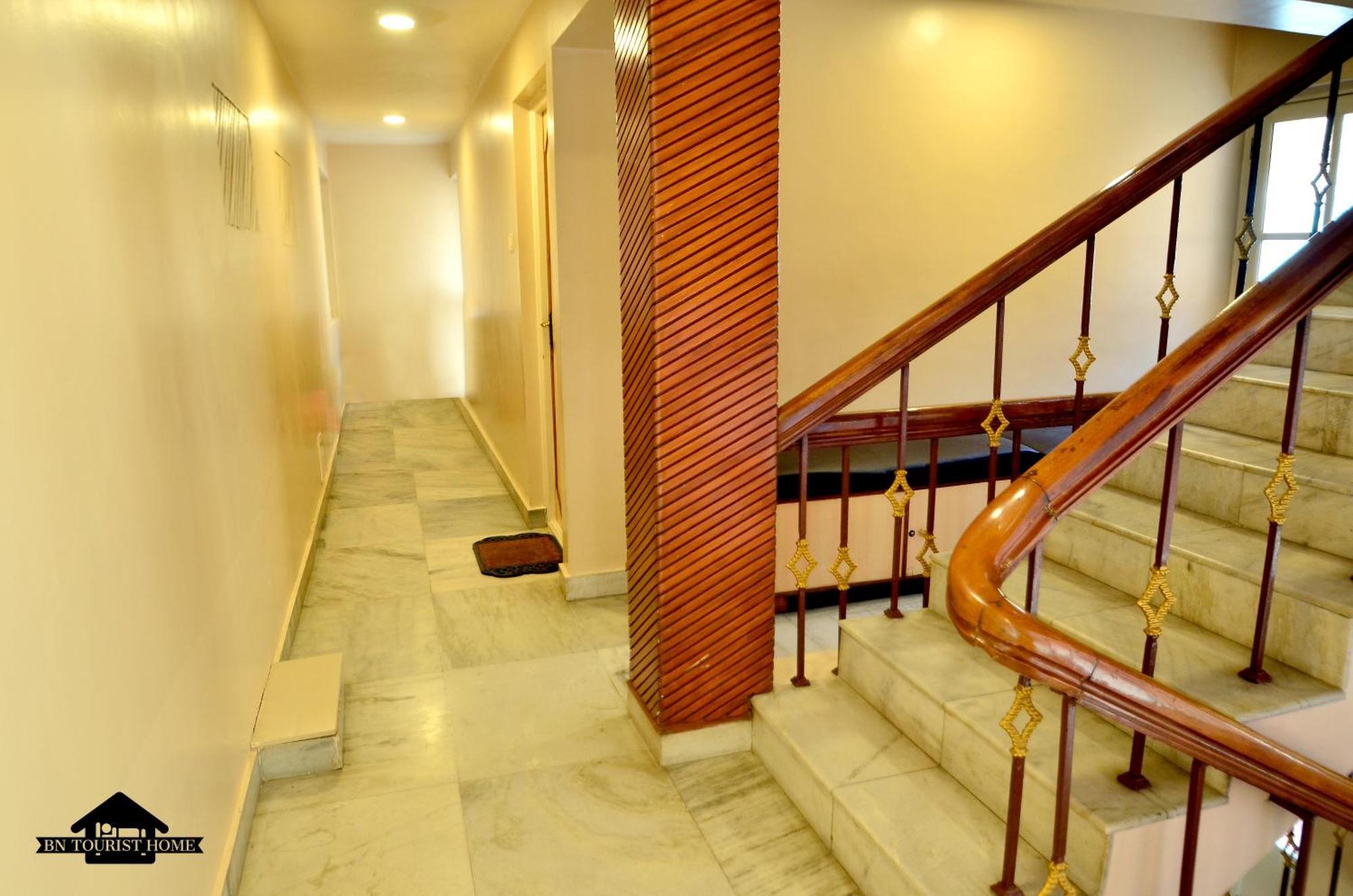 Bn Tourist Home Udagamandalam Exterior foto